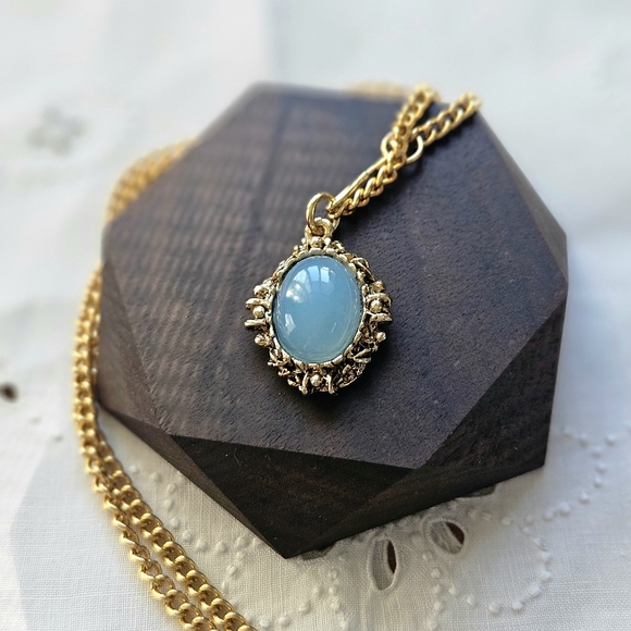Vintage Blue Pendant Necklace - Picture 5 of 5